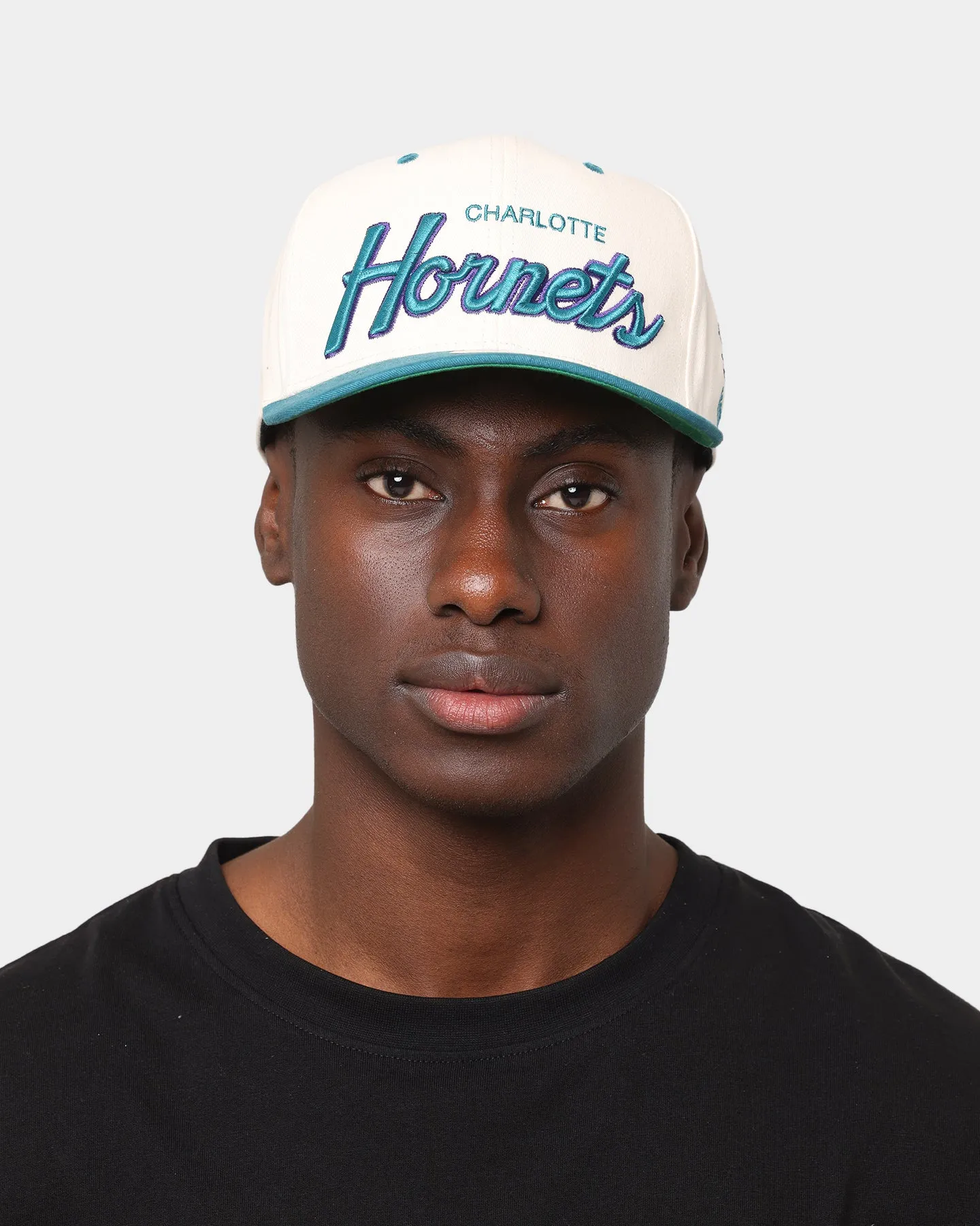 Mitchell & Ness Charlotte Hornets "Cream Team Script" Pro Crown Snapback Cream
