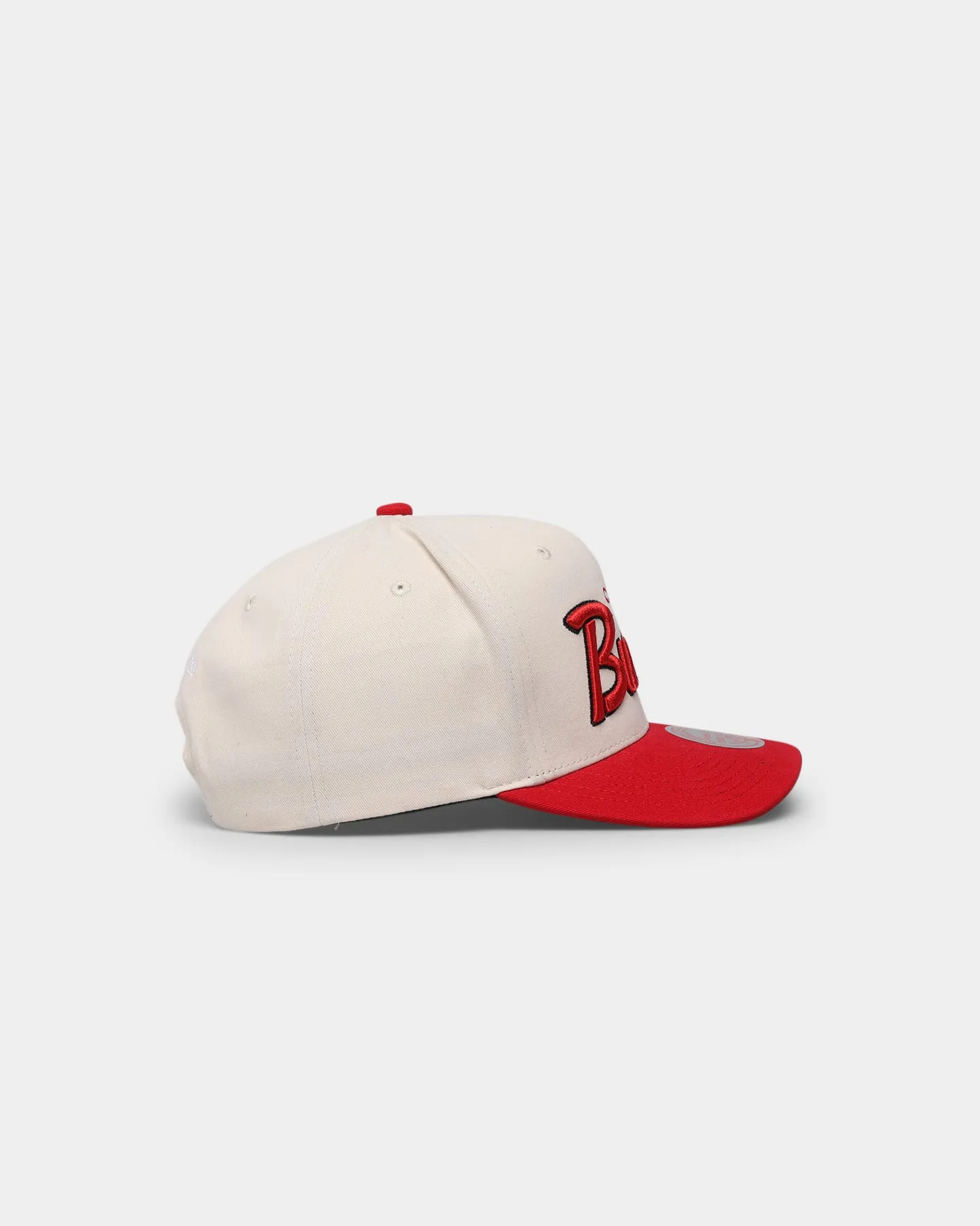 Mitchell & Ness Chicago Bulls "Cream Team Script" Pro Crown Snapback Cream
